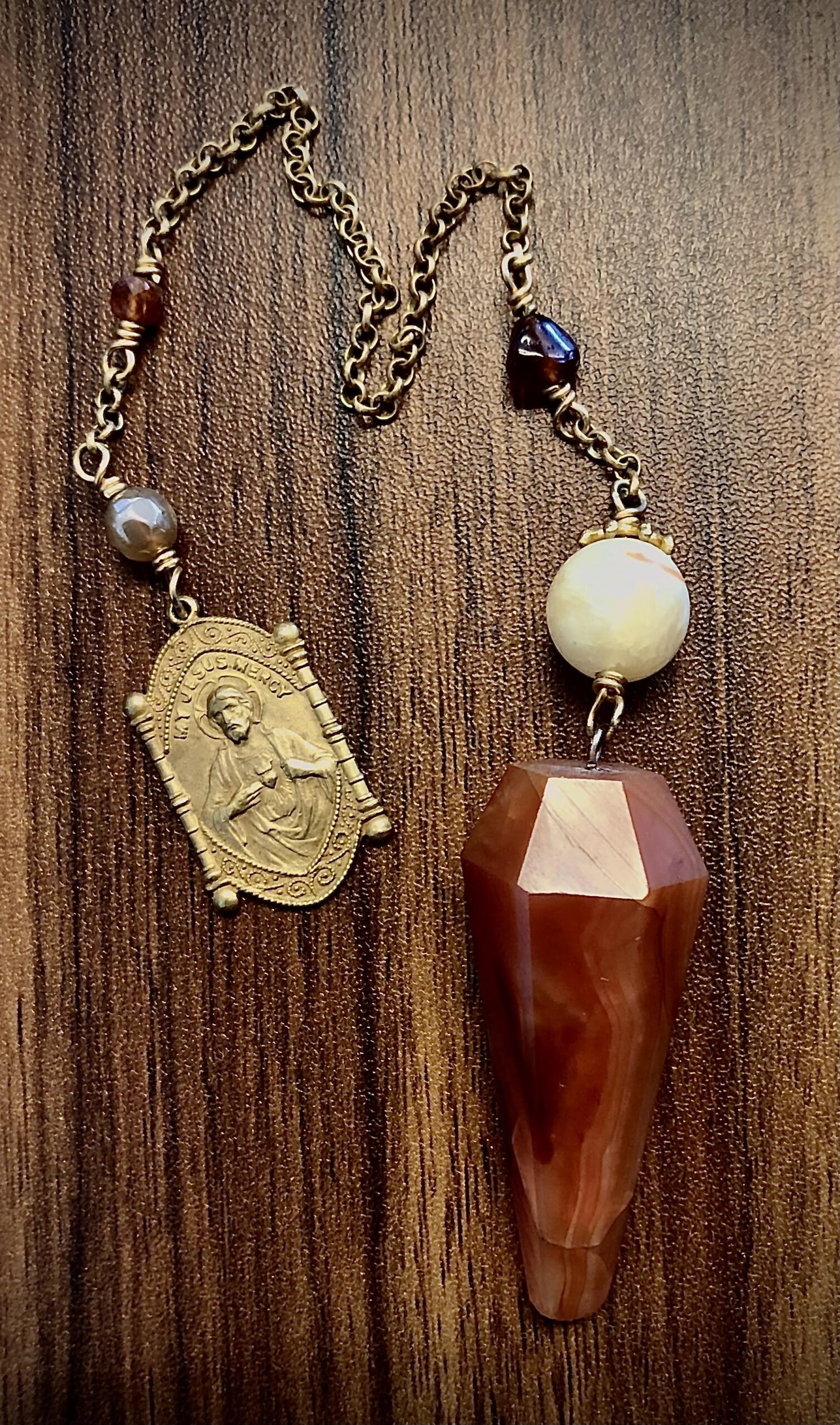 Pendulum-Carnelian pendulum, Gold Plated Holder and Chain