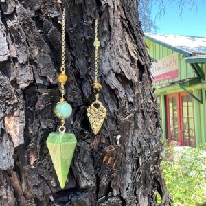 Jade Point on Gold Tone Chain